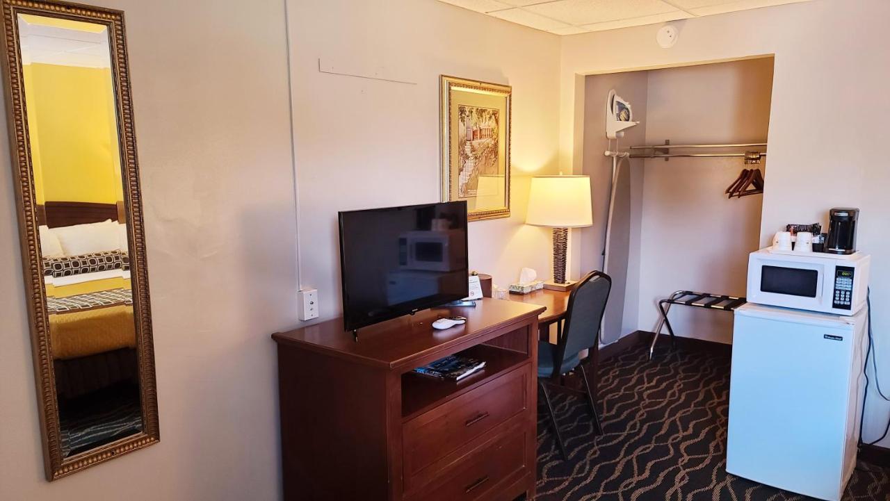 Hampton Motel